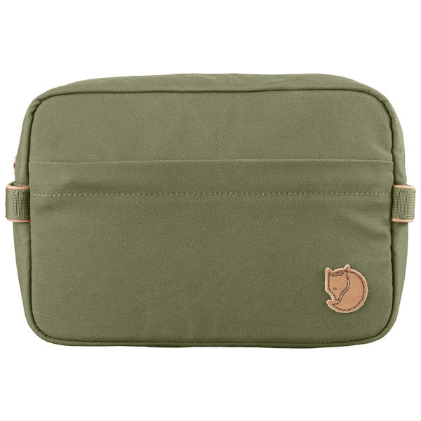 7323450297619_FW18_a_travel_toiletry_bag_21jjj