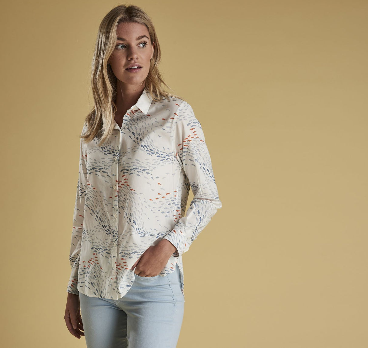 LSH1212WH12_ss19_front_model