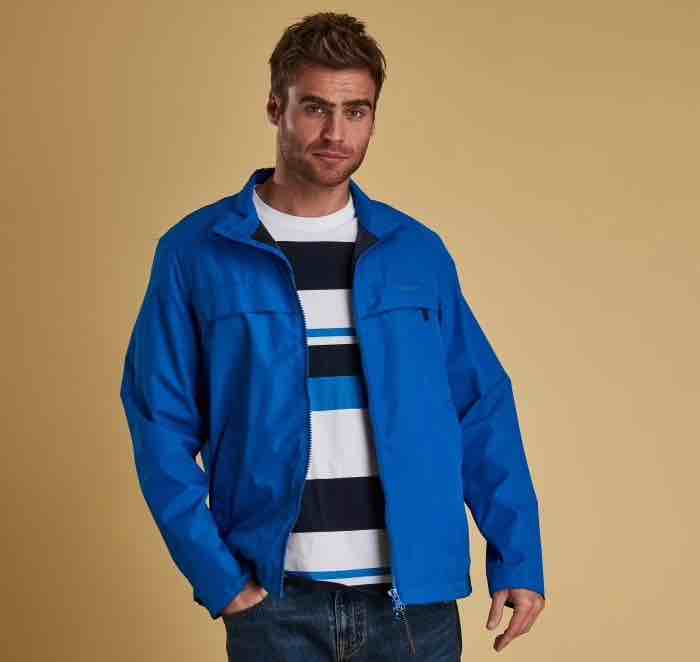 MWB0682BL32_ss19_front_model_3