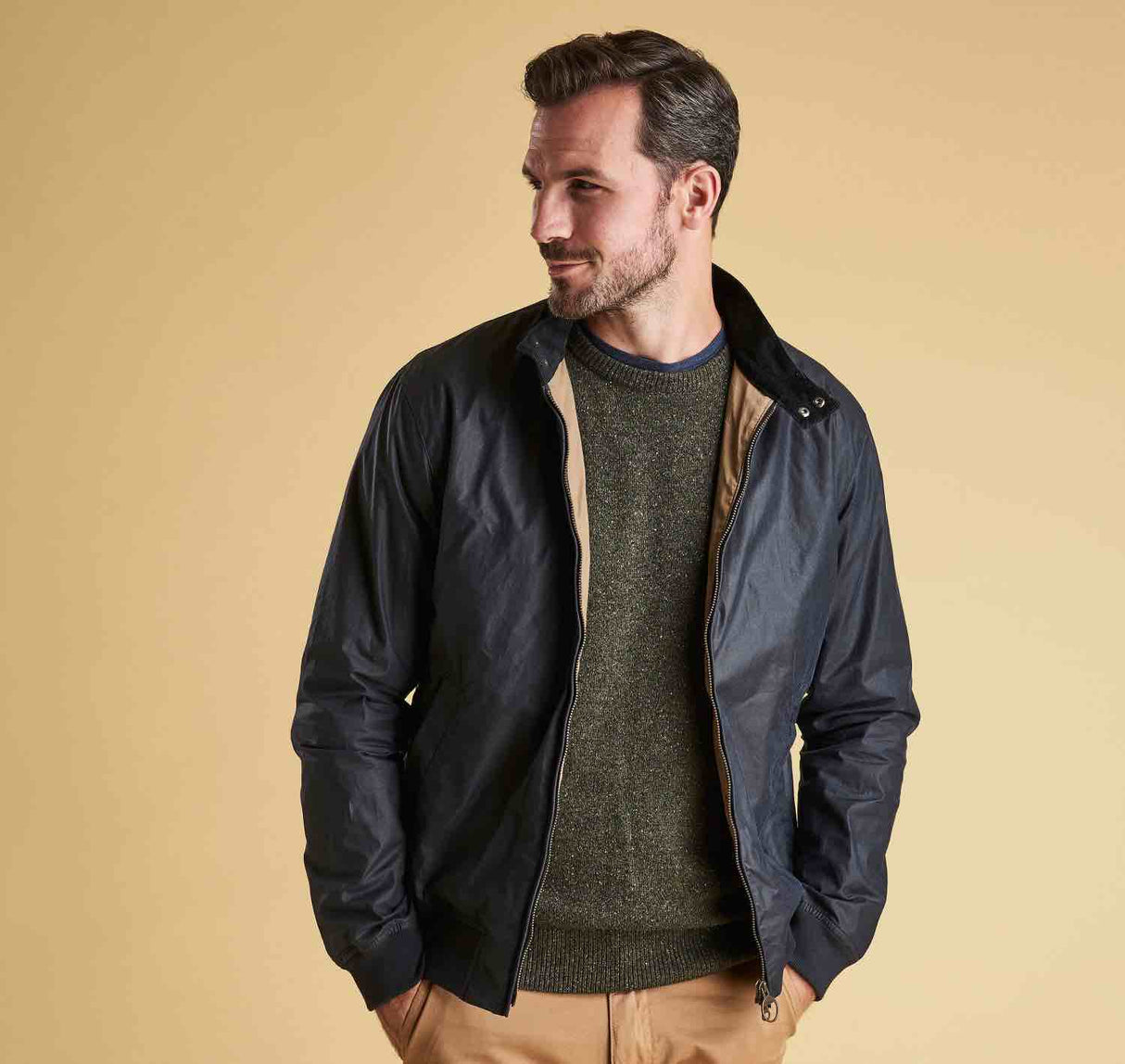 MWX1350NY51_aw18_front_model