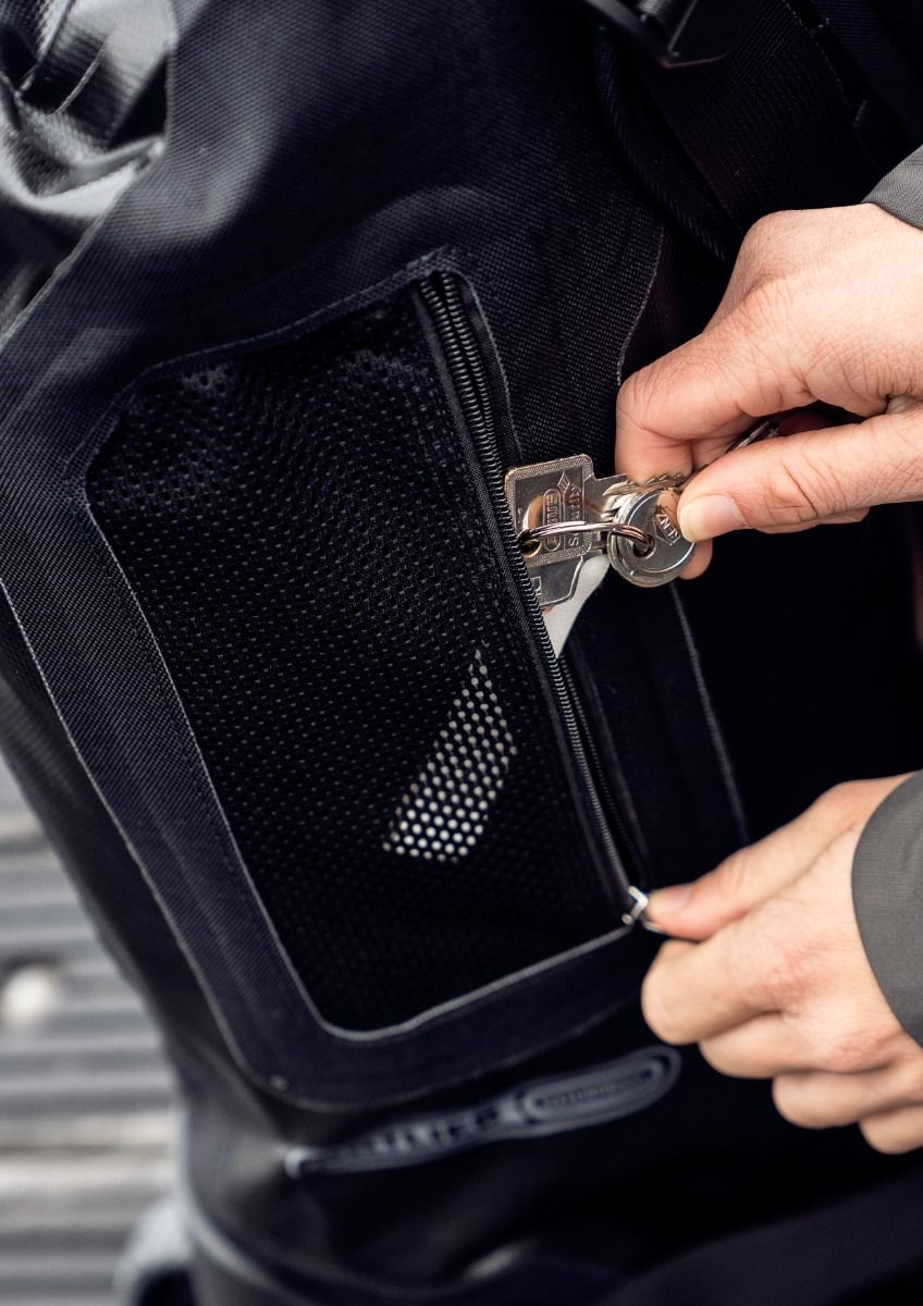 Ortlieb-Duffle-RG-60L-Black-OK12101-11