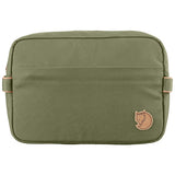 7323450297619_FW18_a_travel_toiletry_bag_21jjj