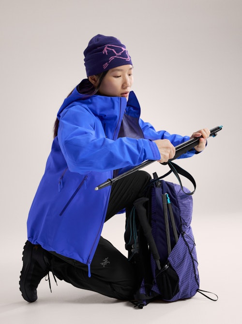 Beta AR Stormhood W