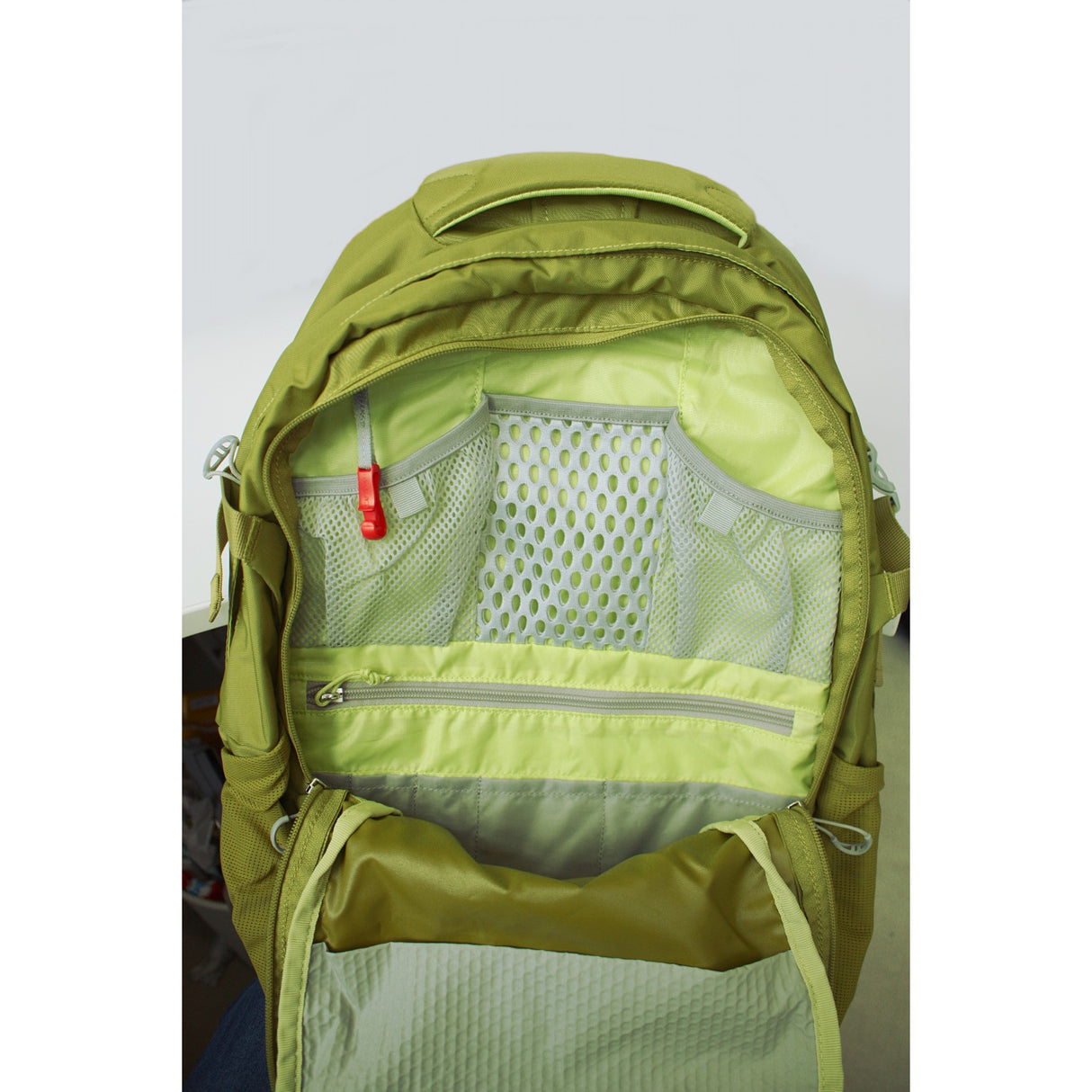 osprey-flare-22-daypack-825a01597087a719be1daa67c14d1dc1-1
