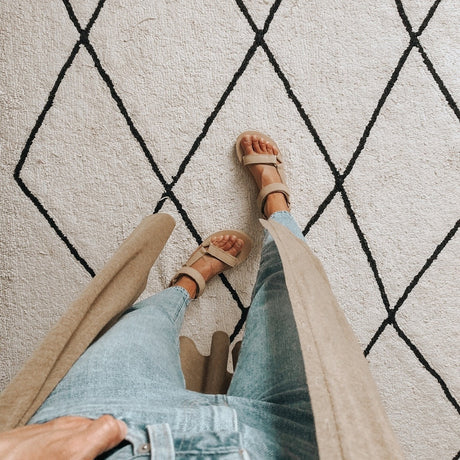 teva-midform-universal-leather-kaitlynraygreen